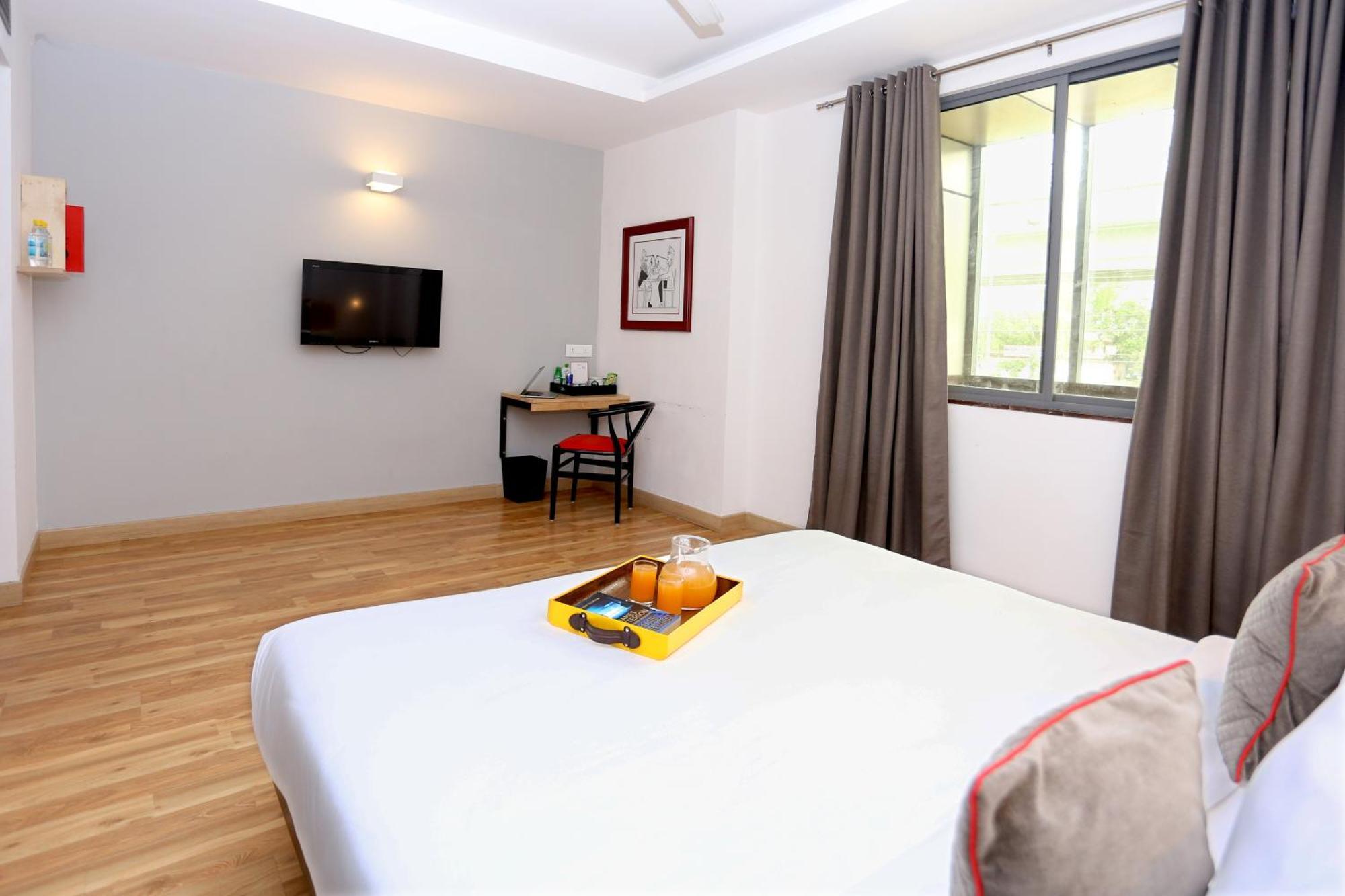 Oyo Townhouse 012 Kaushambi Metro Ghaziabad Hotell Exteriör bild