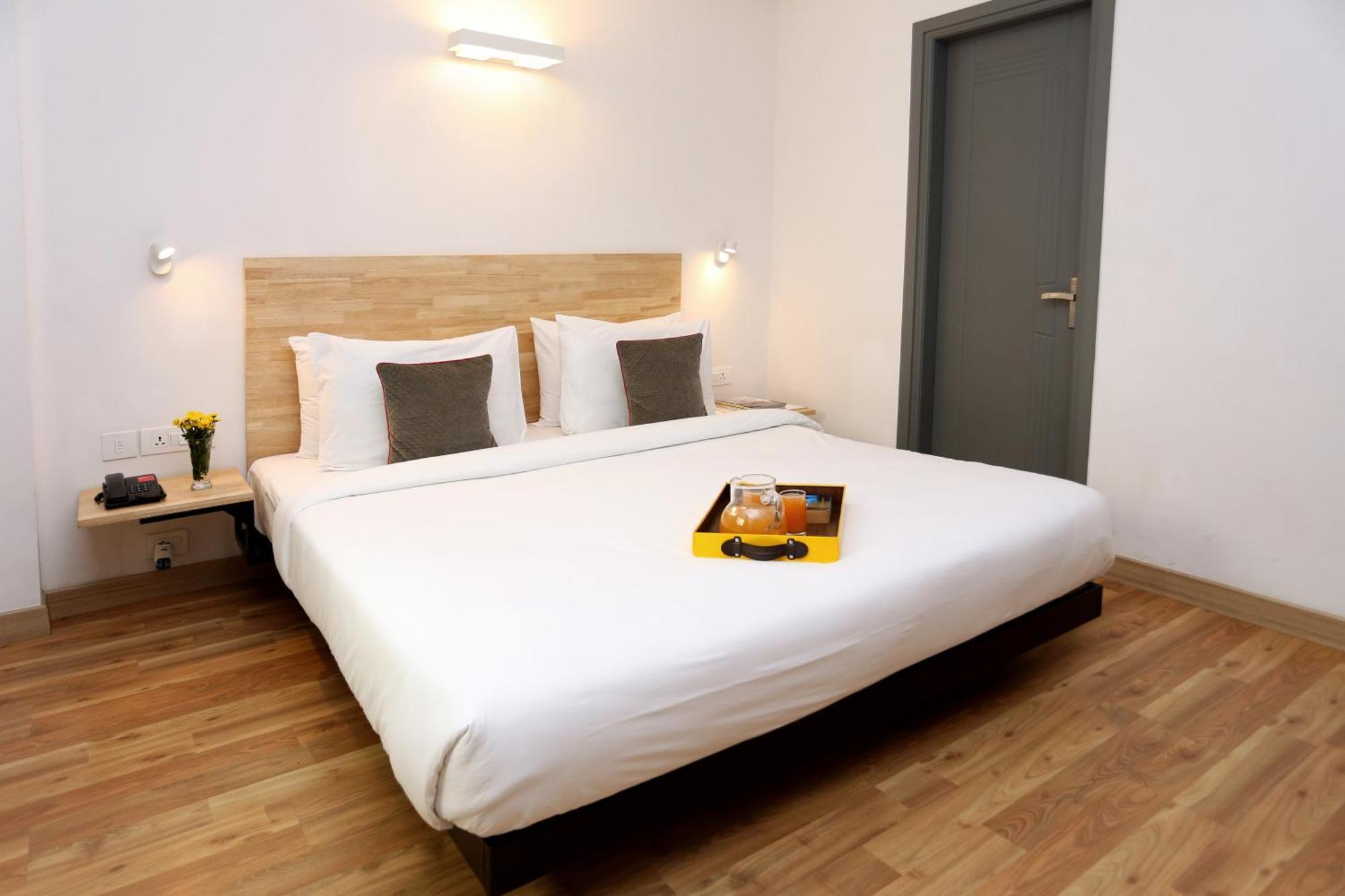Oyo Townhouse 012 Kaushambi Metro Ghaziabad Hotell Exteriör bild