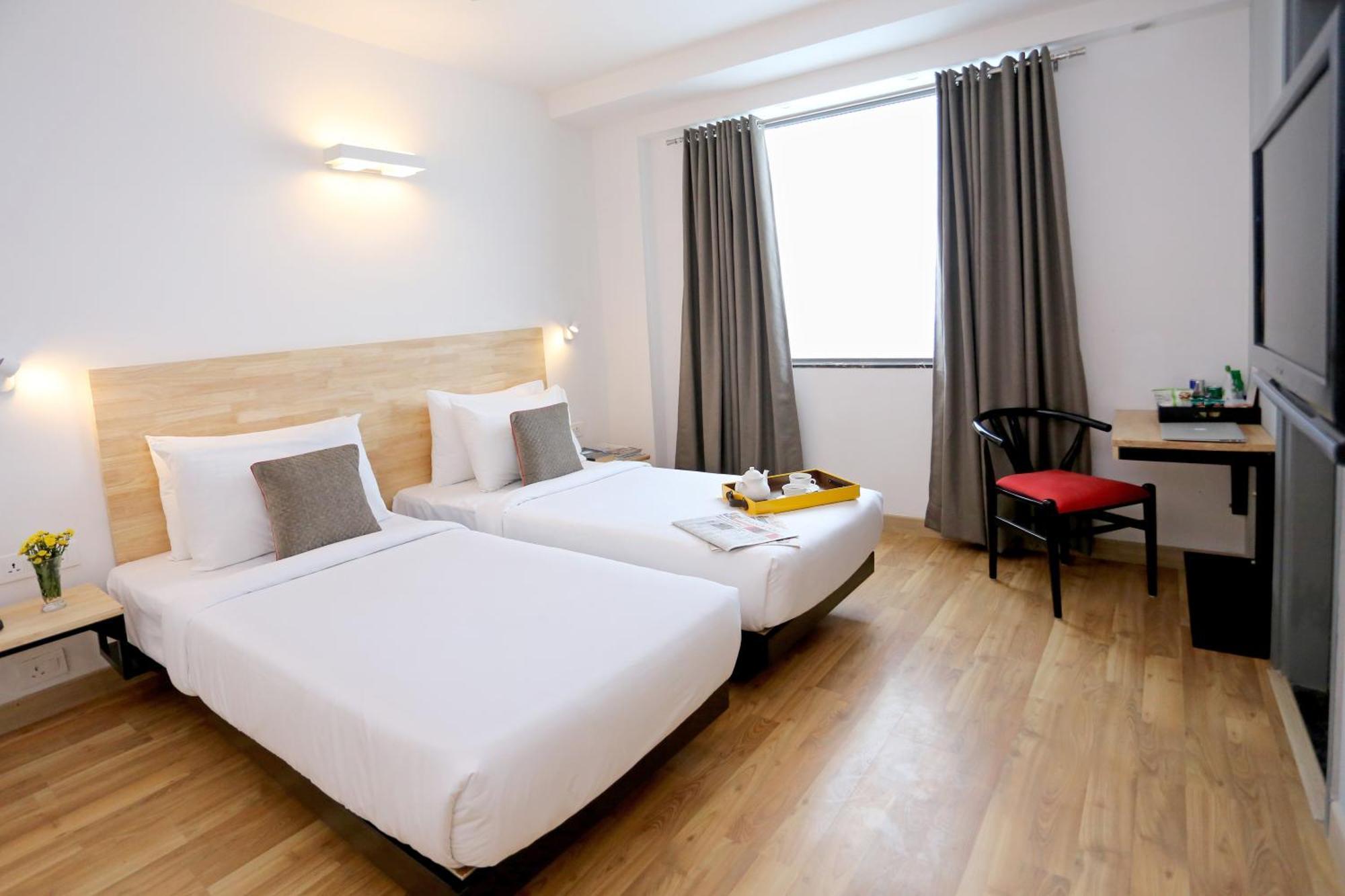 Oyo Townhouse 012 Kaushambi Metro Ghaziabad Hotell Exteriör bild
